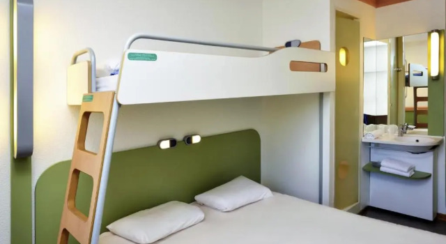 Трёхместный номер Standard ibis budget Brugge Centrum Station