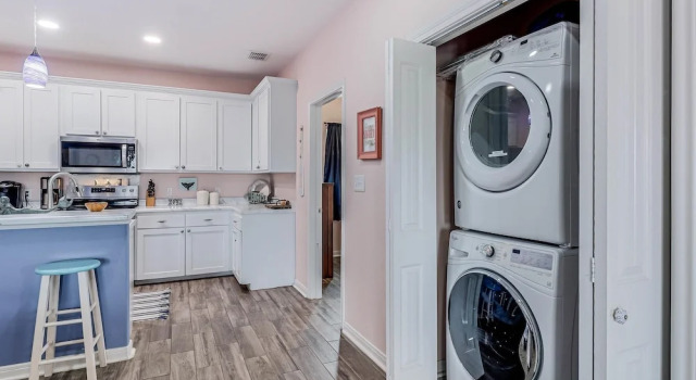 Коттедж Twin Palms Rental 4 Bedroom Home