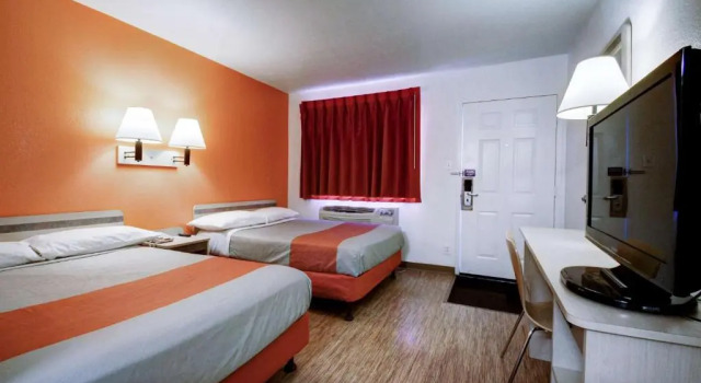 Четырёхместный номер Super 8 by Wyndham Woods Cross - Salt Lake City North