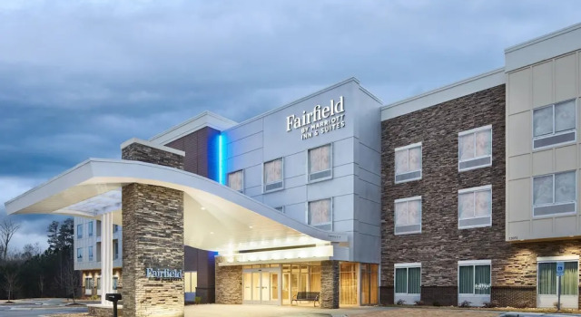 Fairfield Inn & Suites by Marriott Raleigh Wake Forest, Забронировать Отель Уэйк-Форест Raleigh-Durham Metropolitan Area
