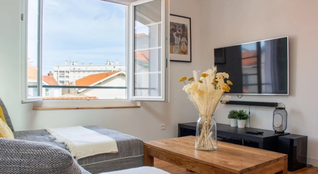 Ossuna Sunshine heart of Biarritz by GuestReady, Забронировать Отель Отели Биарриц 3 звезды, рядом с Пляж Anglet, 3*