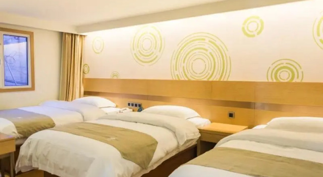 Трёхместный номер Standard Greentree Inn Beijing Houhai Express Hotel