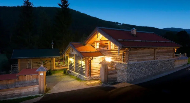 Chalet in St. Martin With Sauna & Mountain Views, Забронировать Шале Коттеджи Санкт-Мартин-ам-Тенненгебирге, Коттедж
