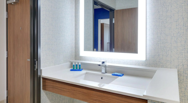Номер Standard Holiday Inn Express & Suites DALLAS PARK CENTRAL NORTHEAST by IHG