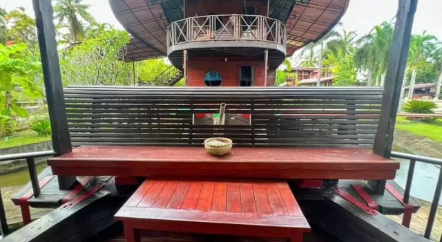 Номер Deluxe Kaengkrachan Boathouse Paradise Resort