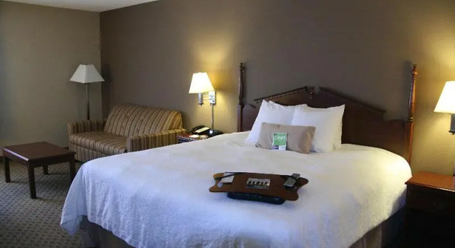 Doppel Studio Hampton Inn Olathe