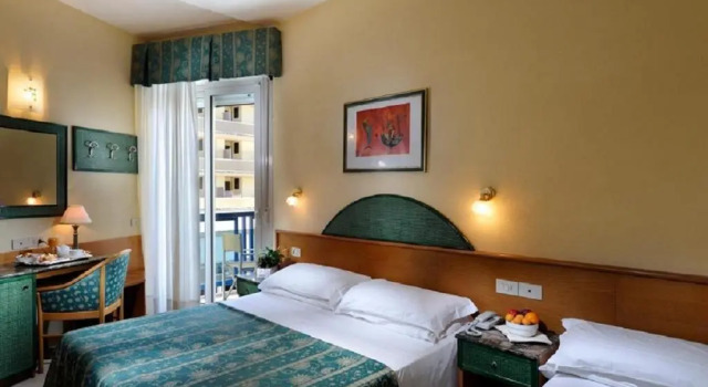 Трёхместный номер Standard с видом на море Hotel Bellevue