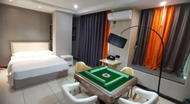 Люкс Puning Shihai Business Apartment