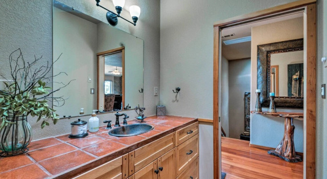 Коттедж Large Ruidoso Home w/ Stunning Views & Hot Tub!