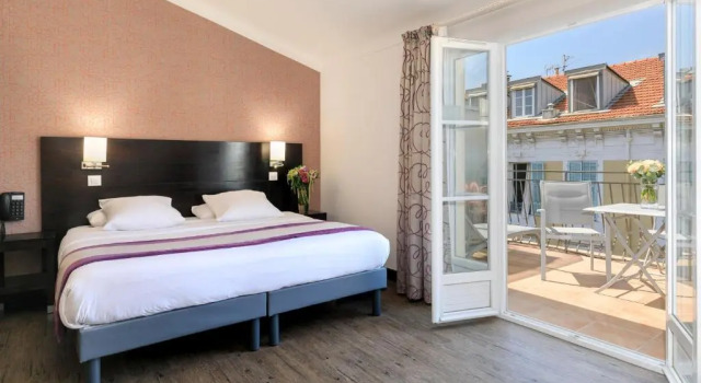 Полулюкс c 1 комнатой Hotel Florence Nice