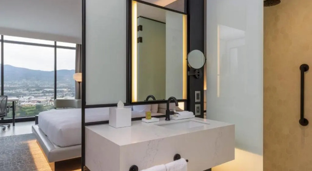 Номер Standard с балконом Hilton San Jose La Sabana
