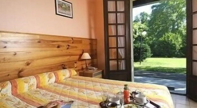 Logis Auberge de la Mandrie, Prenota Ostello Arnac-Pompadour 