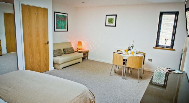 The Cedars Bed & Breakfast, Rezervasyon Bed and Breakfast Merseyside otoparklı oteller, Otopark