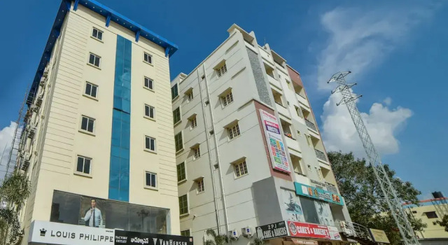 OYO 23589 Crown Palace, Varaa Hotelli Gachibowli 