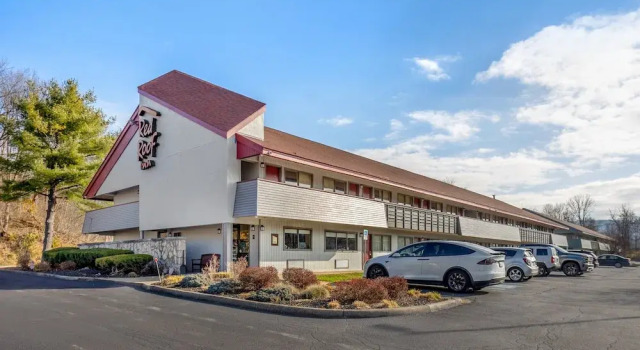 HomeTowne Studios by Red Roof Danville, PA, Book Hotel Danville Pennsylvania