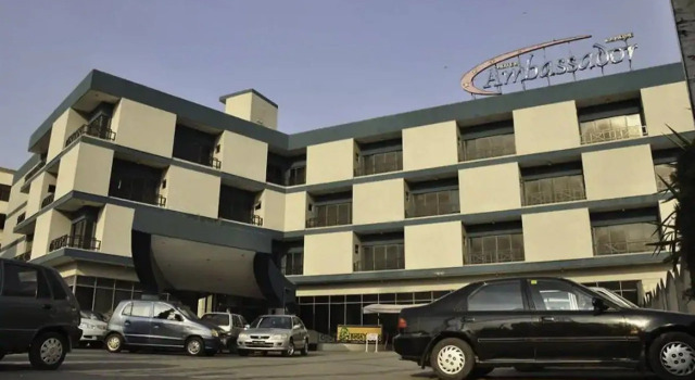 Ambassador Hotel, Book Hotel Lahore Pakistan, nær Allama Iqbal Museum