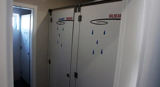 Кровать в общем номере с видом на море UAU Hostel