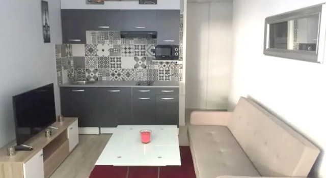 Studio In Paris With Wonderful City View Furnished Garden And Wifi, Забронировать Апартаменты/квартира Отели Парижа с парковкой, рядом с Станция метро Pasteur, Парковка