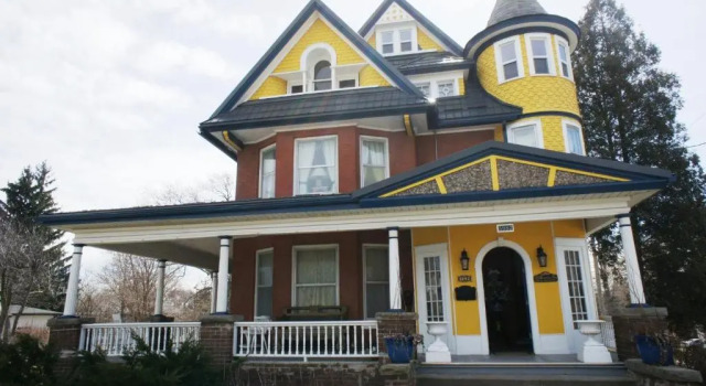Run of House A Moment in Time Bed and Breakfast