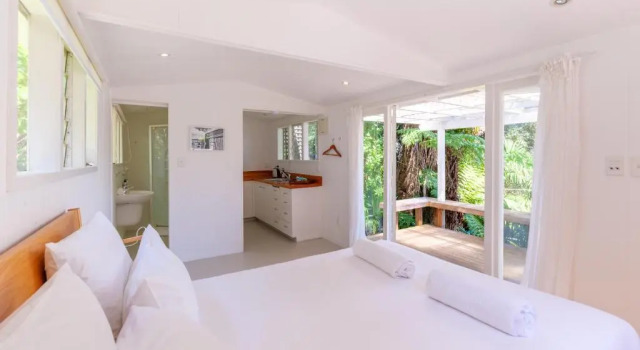 Koi Waiheke with private beach access