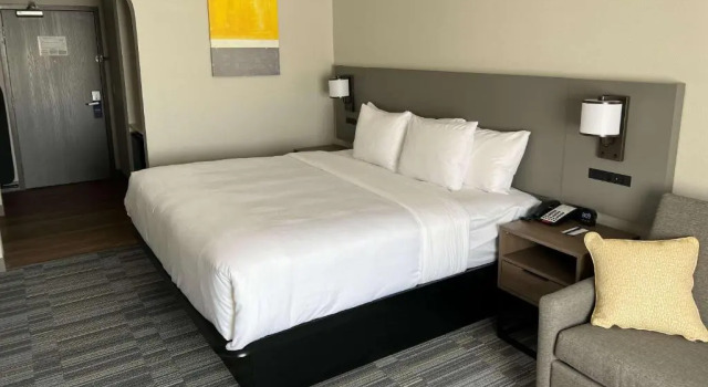 Номер Standard Comfort Inn & Suites