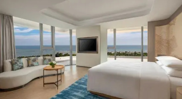 Люкс c 1 комнатой oceanfront Holiday Inn Beihai Silver Beach