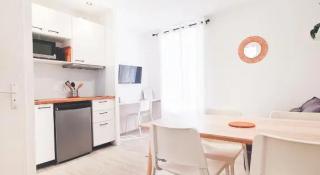 Le Valmy #3 - cosy studio - Grenoble, 预订 酒店 格勒诺布尔 Grenoble Area