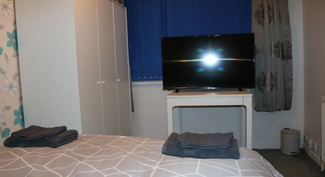 Stunning 4-bed House in Birmingham, Varaa Hotelli Birmingham West Midlands