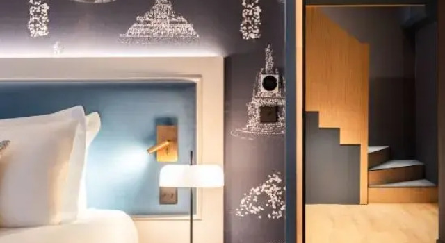 Люкс Eiffel Tower View Duplex Crowne Plaza Paris - Republique by IHG