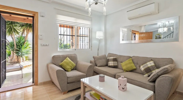Nice Holiday Home with Shared Pool in Lo Crispin near Ciudad Quesada, Book Villa Algorfa Costa Blanca