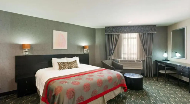 Двухместный номер Ramada Plaza by Wyndham West Hollywood Hotel & Suites