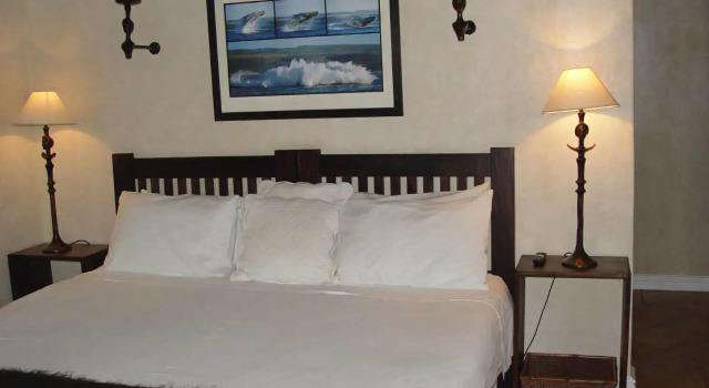 The Whaling Station Guesthouse, Забронировать Отель «постель и завтрак» Отели Плеттенберг-Бей 3 звезды, 3*