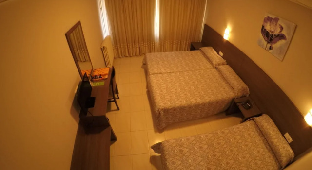 Трёхместный номер Somriu Hotel City M28