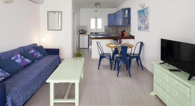 Bright spacious 1 bed apartment, Забронировать Апартаменты/квартира Нерха Axarquía, рядом с Пляж Бурриана