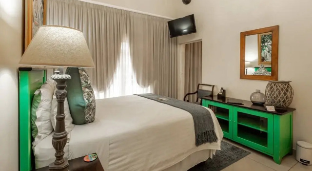 Семейный номер Standard с видом на внутренний двор Olivers Bed and Breakfast