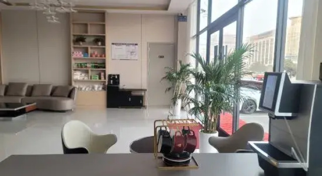 Linyi Baihong Jintang Business Hotel, Prenota Hotel Hotel a Shandong con parcheggio, Parcheggio