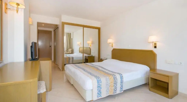 Двухместный номер с видом на сад Iberostar Waves Creta Panorama & Mare