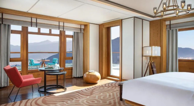 Двухместный люкс Hotel Indigo Diqing Moonlight City by IHG