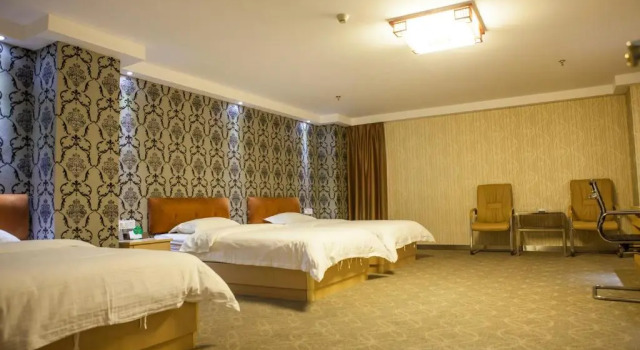 Трёхместный номер Standard Fuhao Hotel