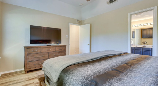 Walk to Water: Cozy Eagle Mountain Lake Home, Забронировать Отель Азл Dallas - Fort Worth Metropolitan Area