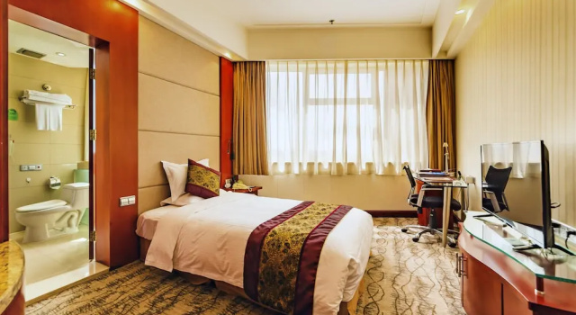 Номер Standard с видом на город Junyu Grand Hotel