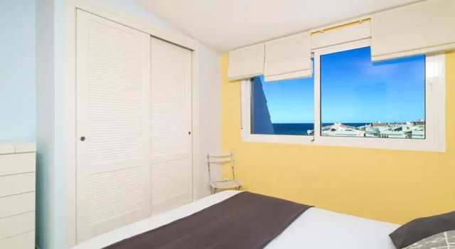 Fantastic first beach line attic apartment, sleep7