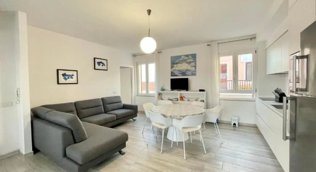 Ida Palace, new Deluxe Seafront Apartment