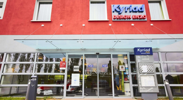 Enzo Hotels Metz Sud Augny by Kyriad Direct, Varaa Hotelli Hotellit Metz pysäköinnillä, Pysäköinti