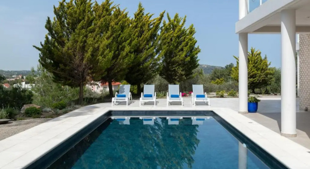 Вилла Hilltop Luxury Villa