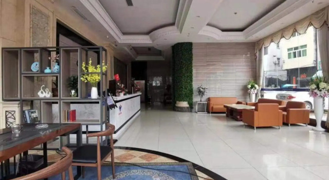 Yiduo Hotel (Dalang Hospital), Boek Hotel Hotels in Guangdong met parkeren, Parkeren