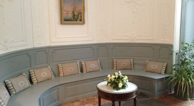 Château De Jouques, Забронировать Отель «постель и завтрак» Жемнос Буш-дю-Рон