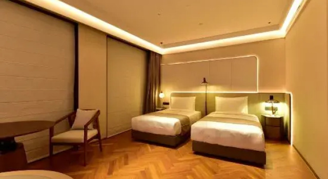 Qiqihar Lakeside Hotel, Rezervovat Hotel Hotely v Cicikar s bazénem, Bazén