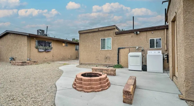 North Las Vegas Studio w/ Fire Pit: 10 Mi to Strip, Забронировать Отель Отели Норт-Лас-Вегаса 3 звезды, 3*