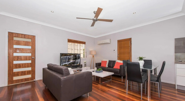 2 bedroom cottage, 예약 휴가용 주택 Currajong 퀸즈랜드